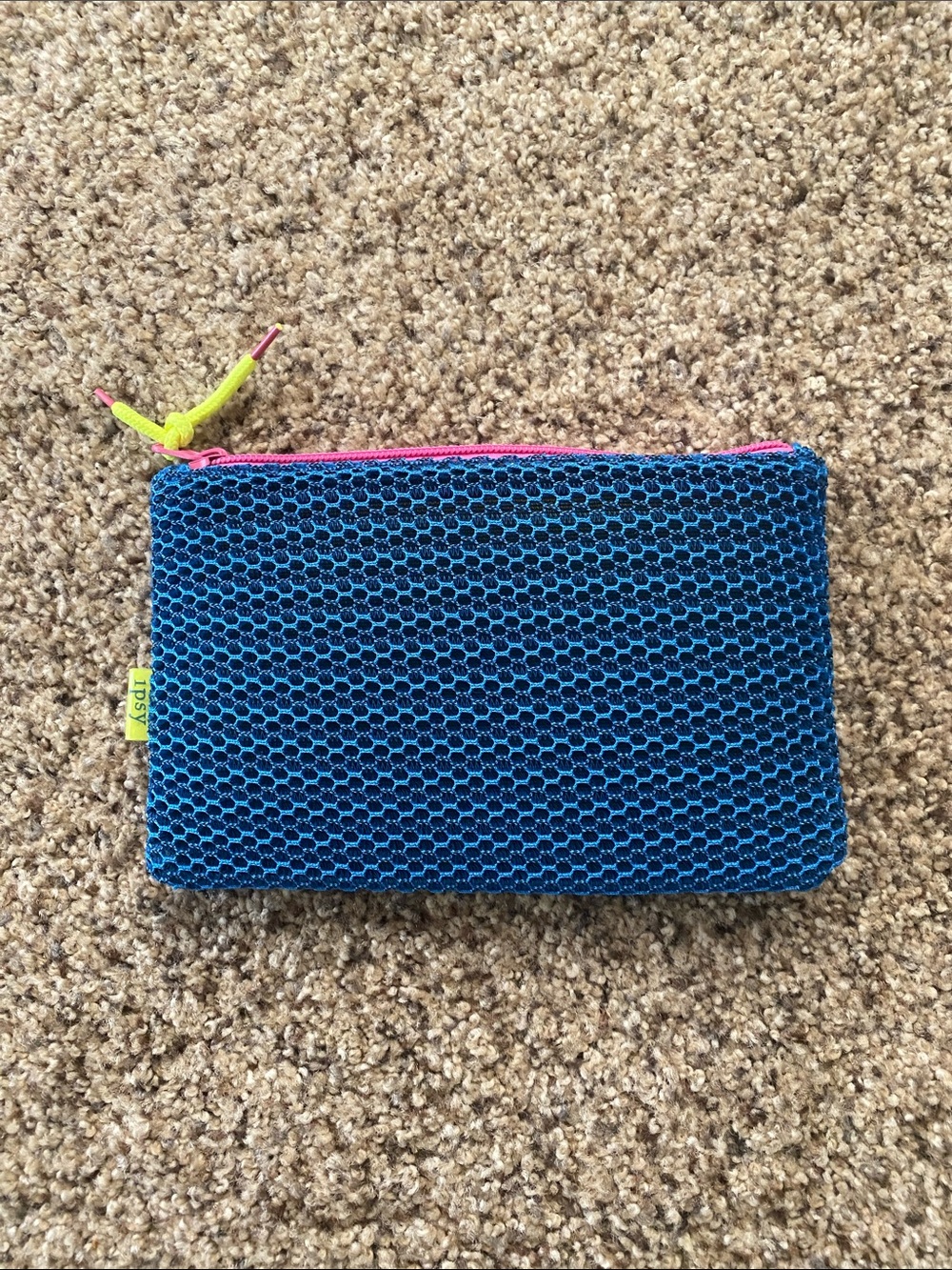 Small Makeup Pouch - Picture 2 of 4